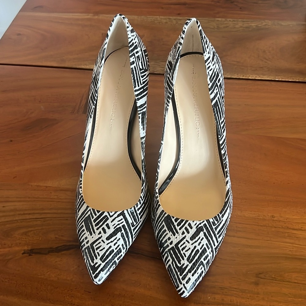 Banana Republic size 9 white black Ninah